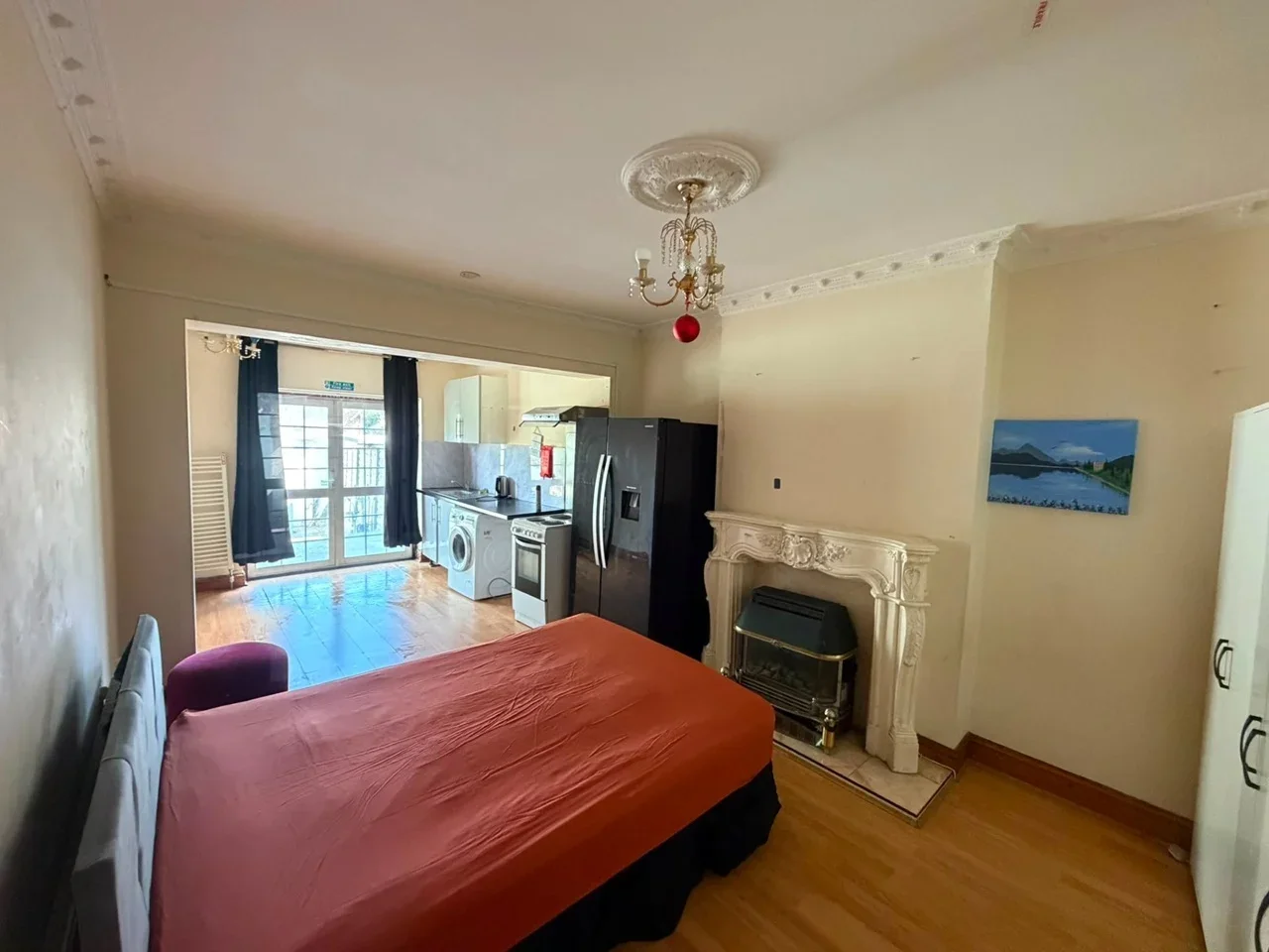 Room Whitton Avenue East in Greater London