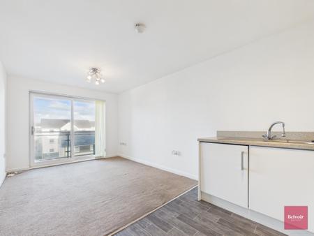 Flat Prince Apartments in Swansea