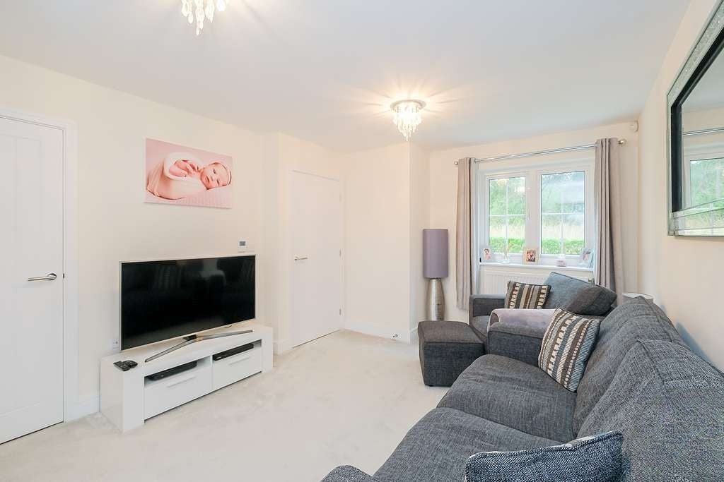 House Thistle Close in Greater London