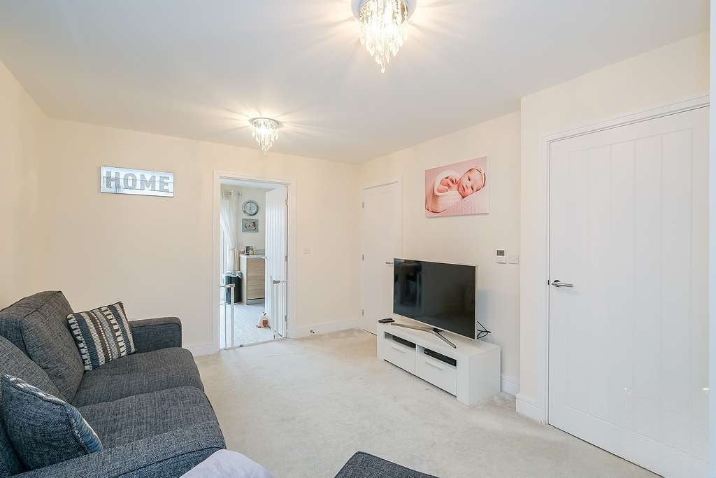 House Thistle Close in Greater London