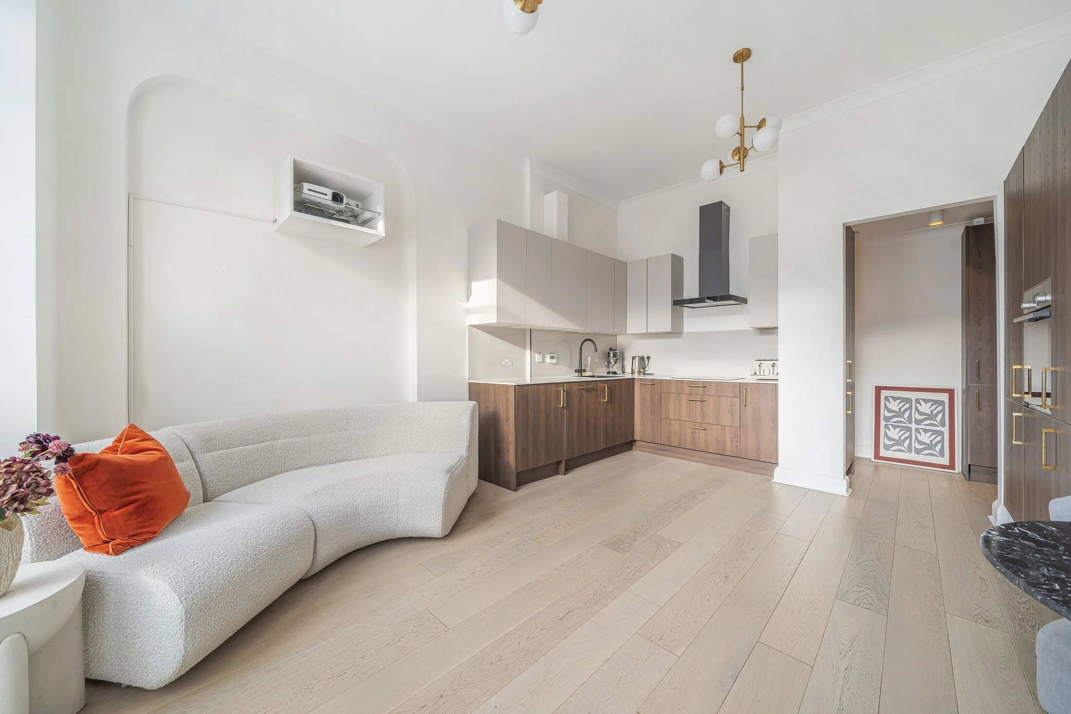 Flat Gordon Road in Greater London