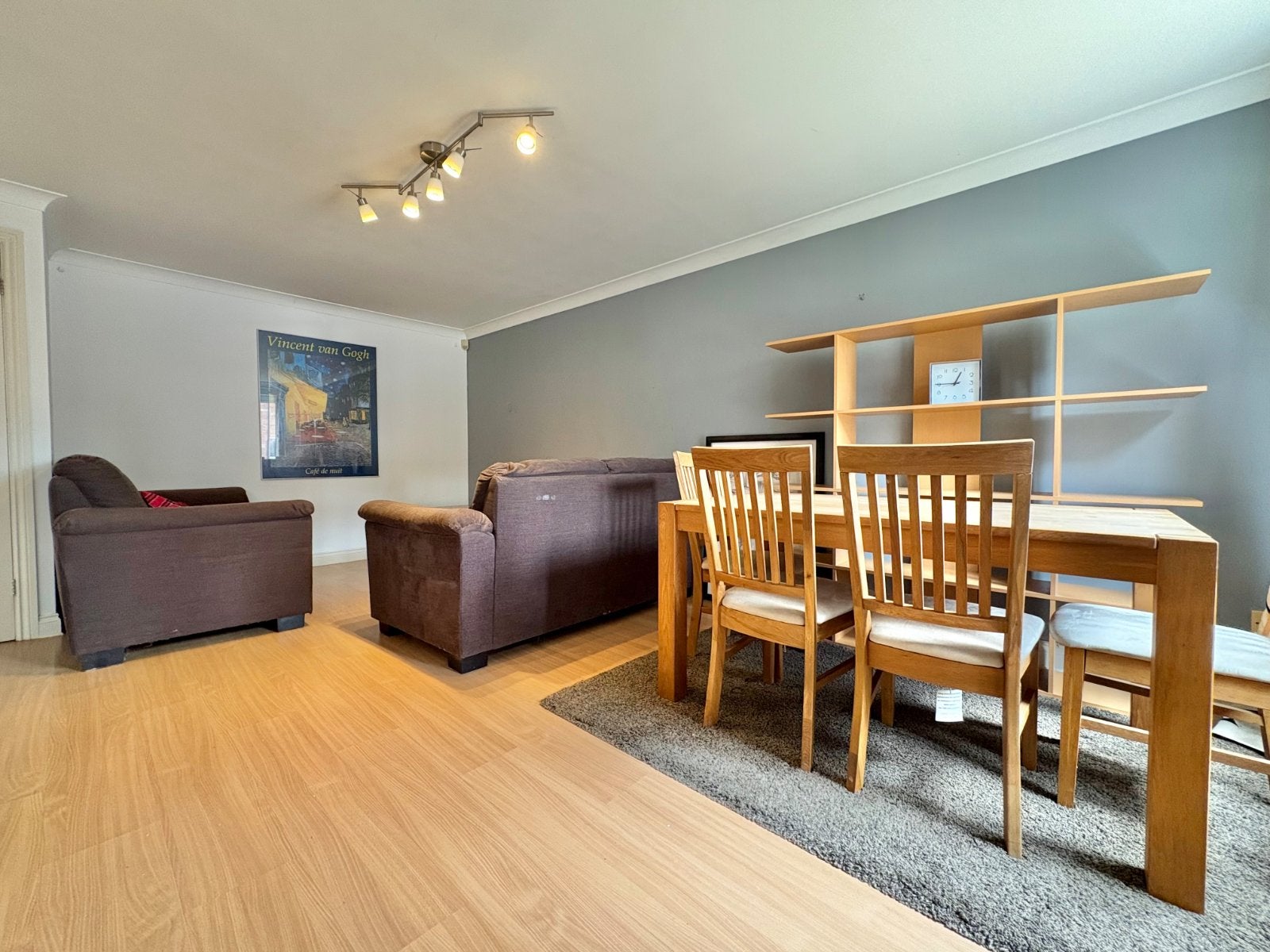 Flat Greenfield Court in Leeds
