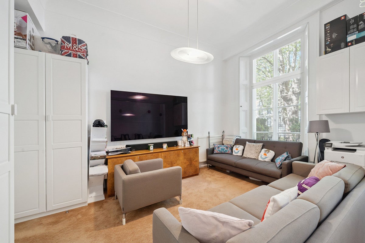 Flat Sussex Gardens in City of Westminster