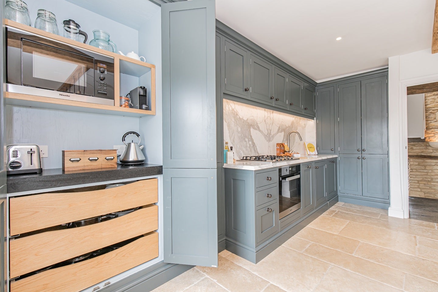 Flat Market Place in West Oxfordshire