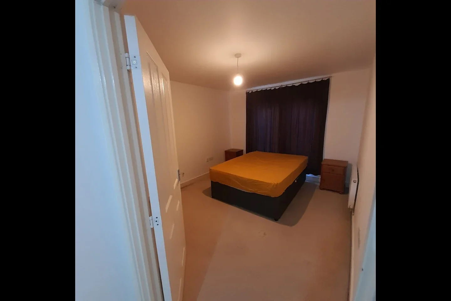 Flat Bramley Crescent in Greater London