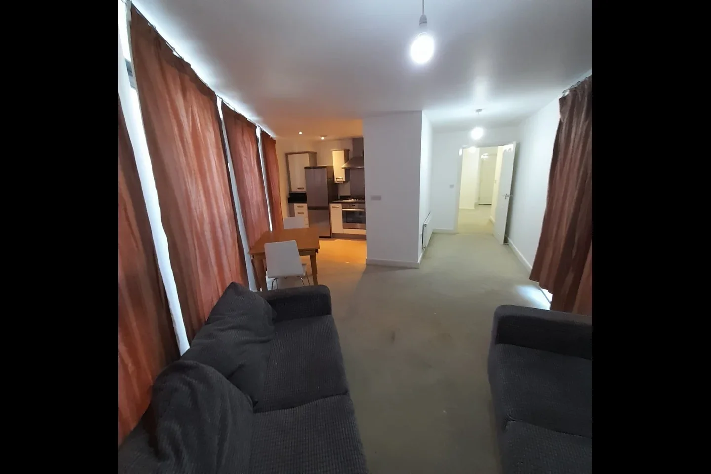 Flat Bramley Crescent in Greater London