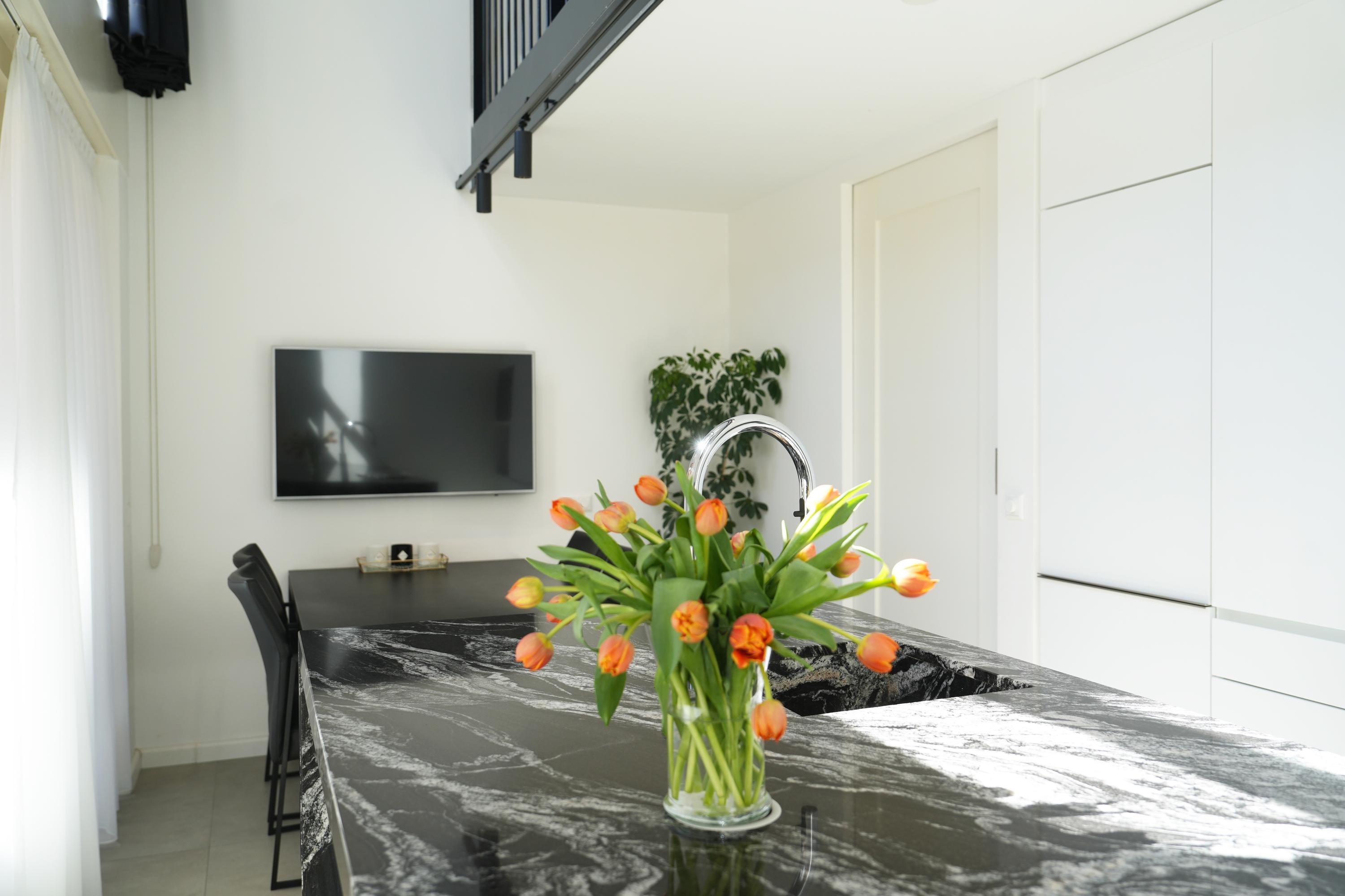 Tussenwoning te koop: Wijboschstraat 68, Tilburg