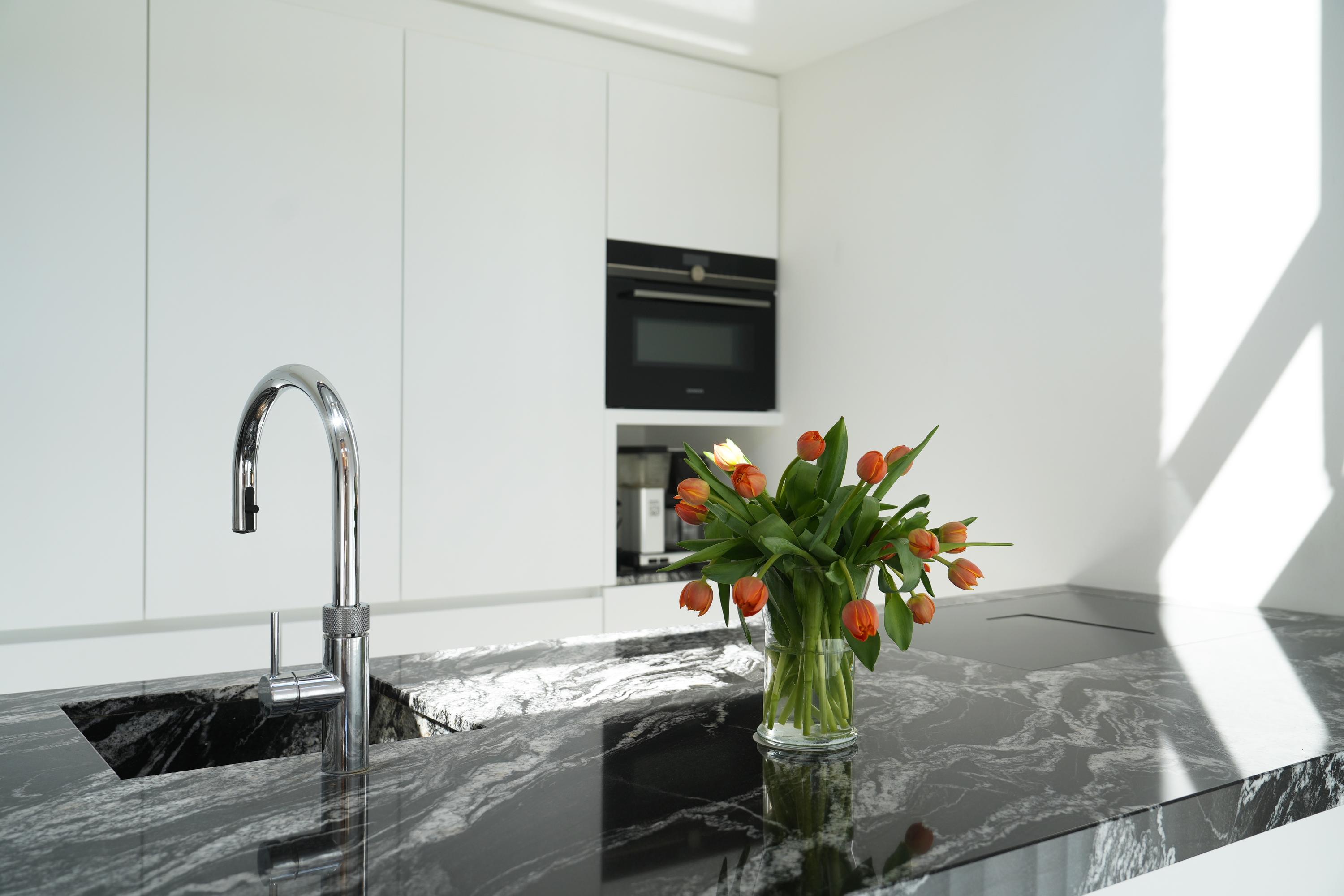 Tussenwoning te koop: Wijboschstraat 68, Tilburg