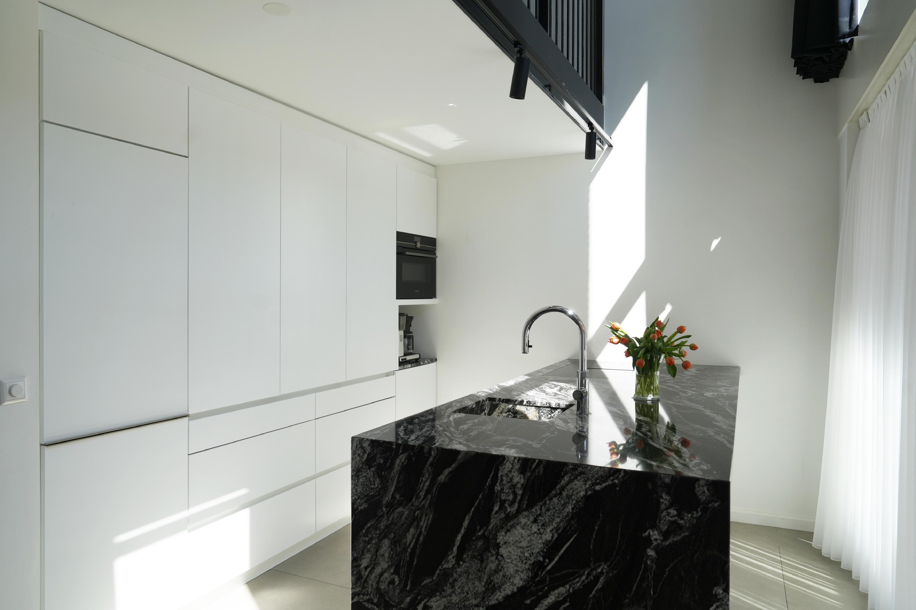 Tussenwoning te koop: Wijboschstraat 68, Tilburg