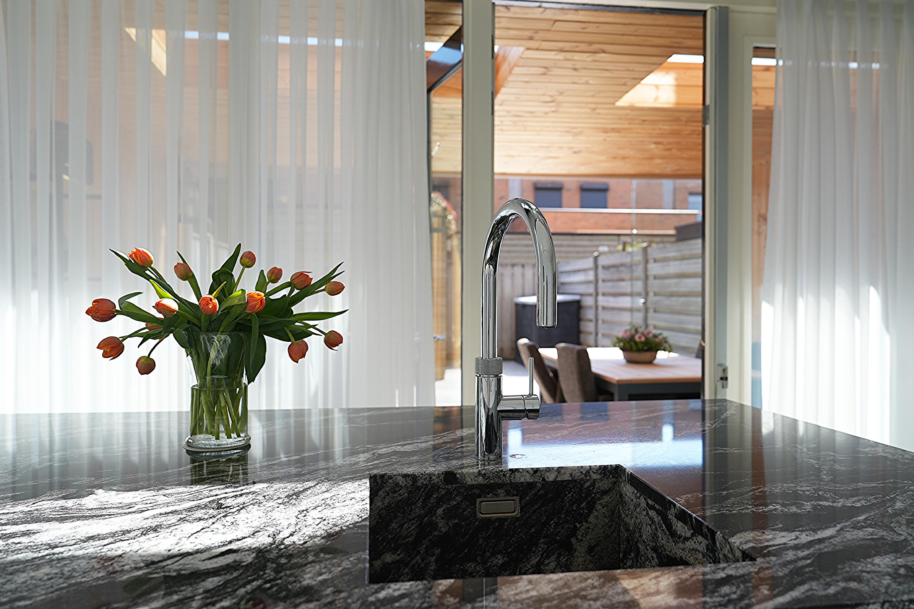 Tussenwoning te koop: Wijboschstraat 68, Tilburg