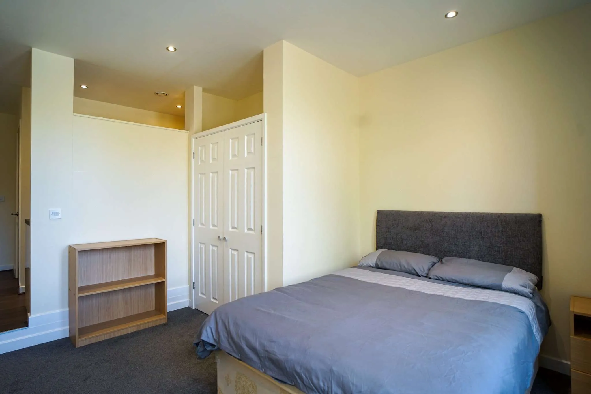 Flat Saint James Row in Sheffield