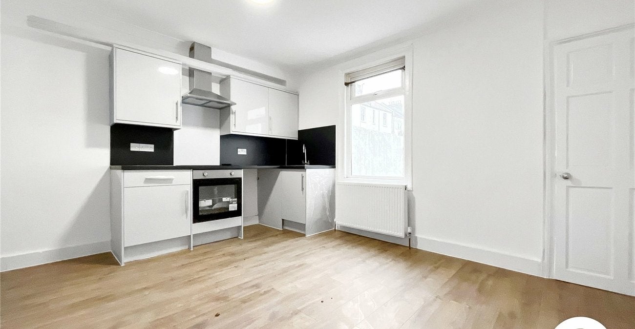 Flat Richmond Road in Gillingham