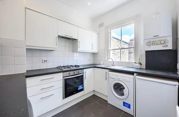 Flat Browning Street in Greater London