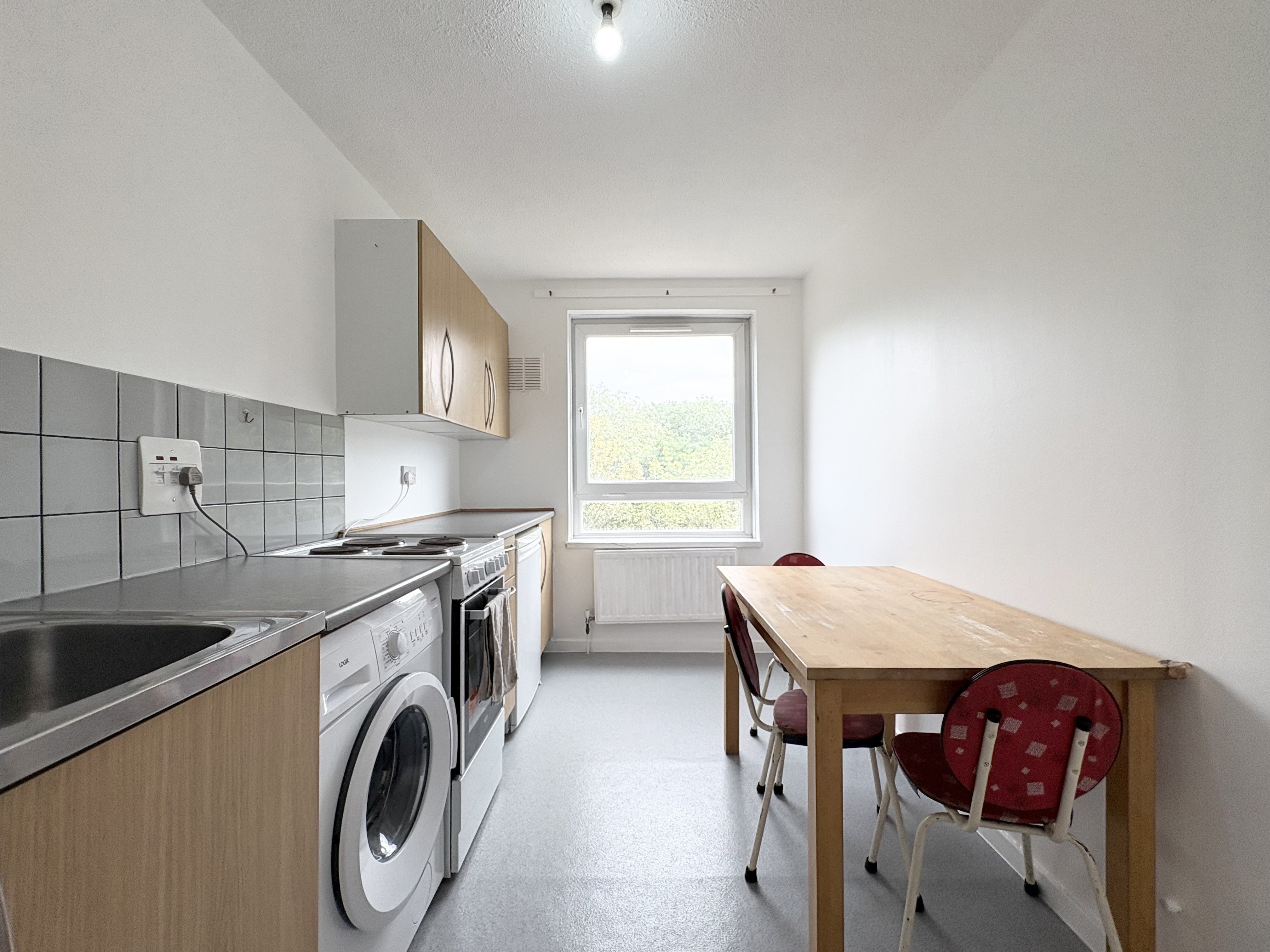 Flat Vicarage Park in Greater London