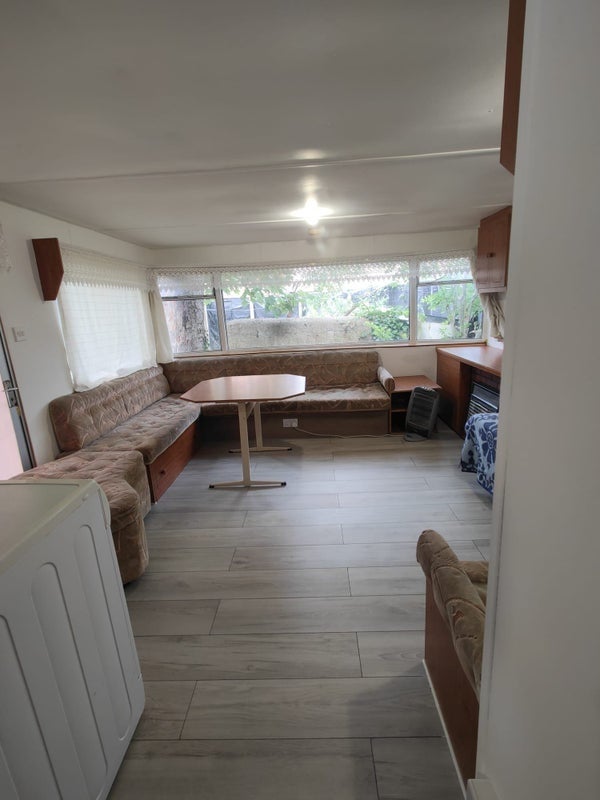 House Fawn's Manor Close in Greater London