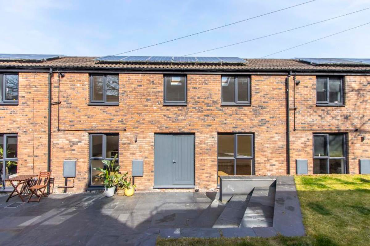 House Saint Marks Grove in Bristol
