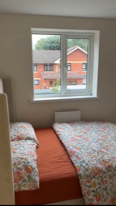 Room Kingfisher Street in Greater London