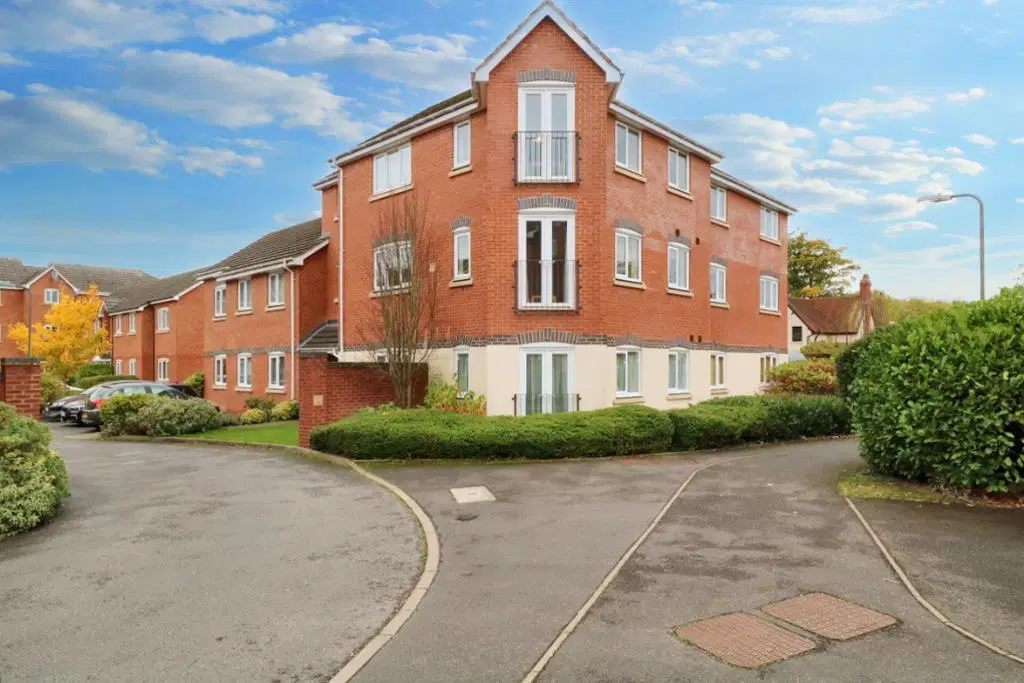 House Harbourne Close in Kenilworth