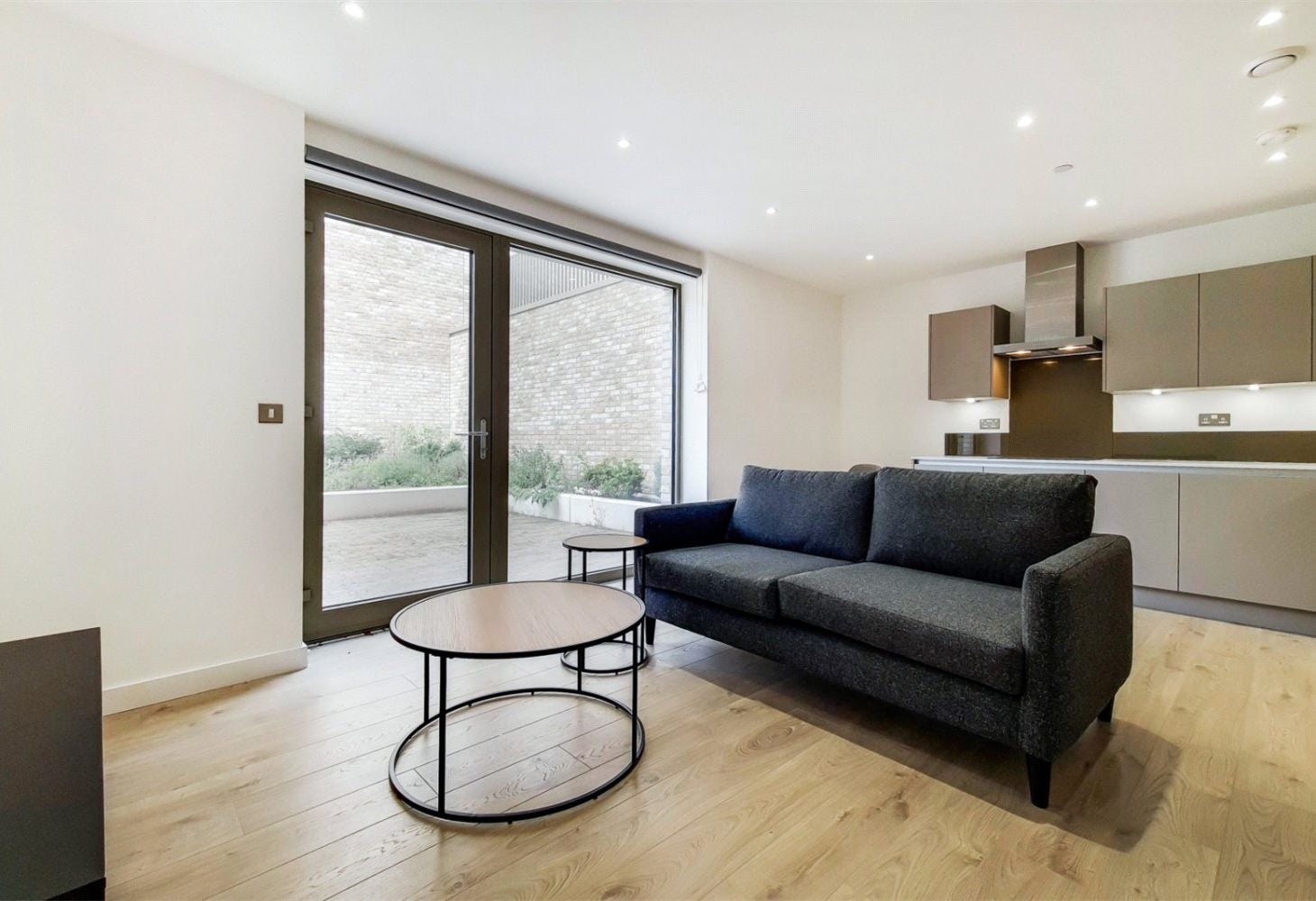 Flat Atlantis Avenue in Greater London