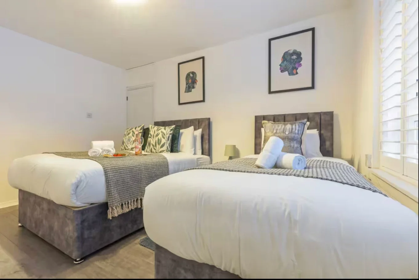 Flat Wyfold Road in Greater London