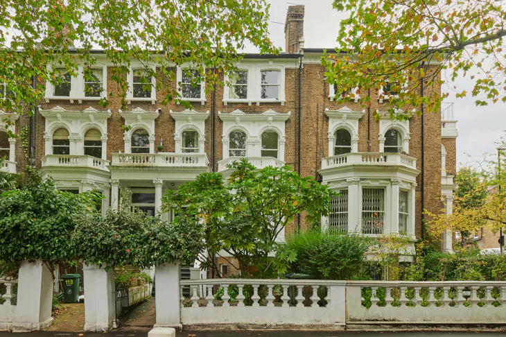 Flat Stradbroke Road in Greater London