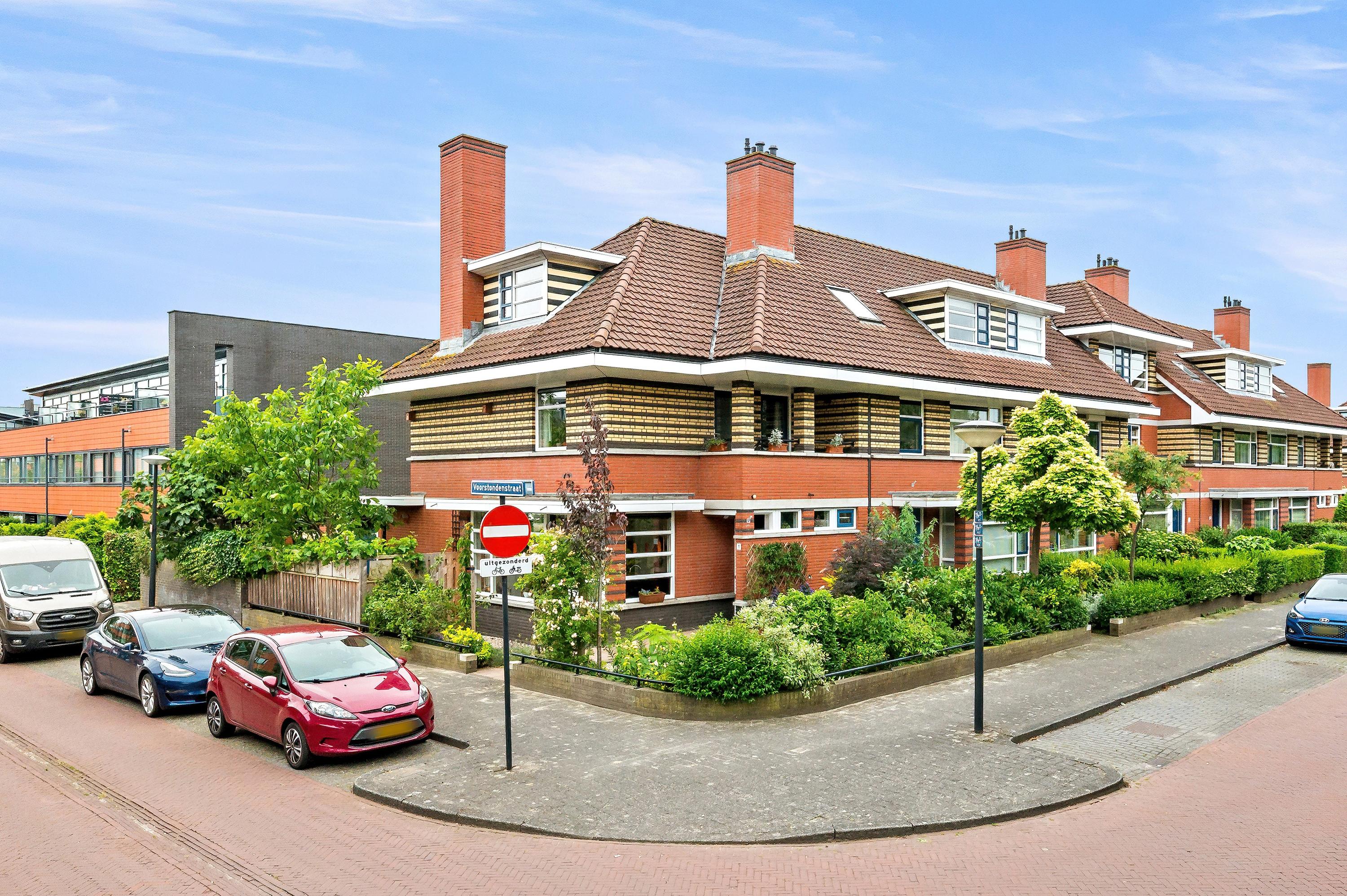 Huis Voorstondenstraat 1 in Den Haag