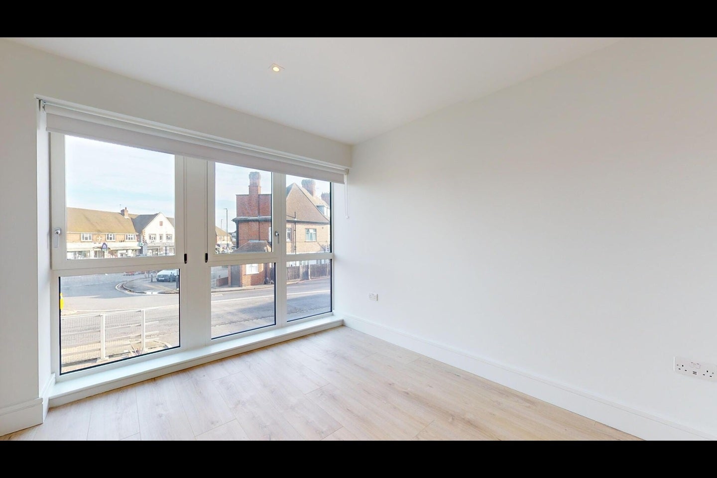Flat Coombe Lane in Greater London