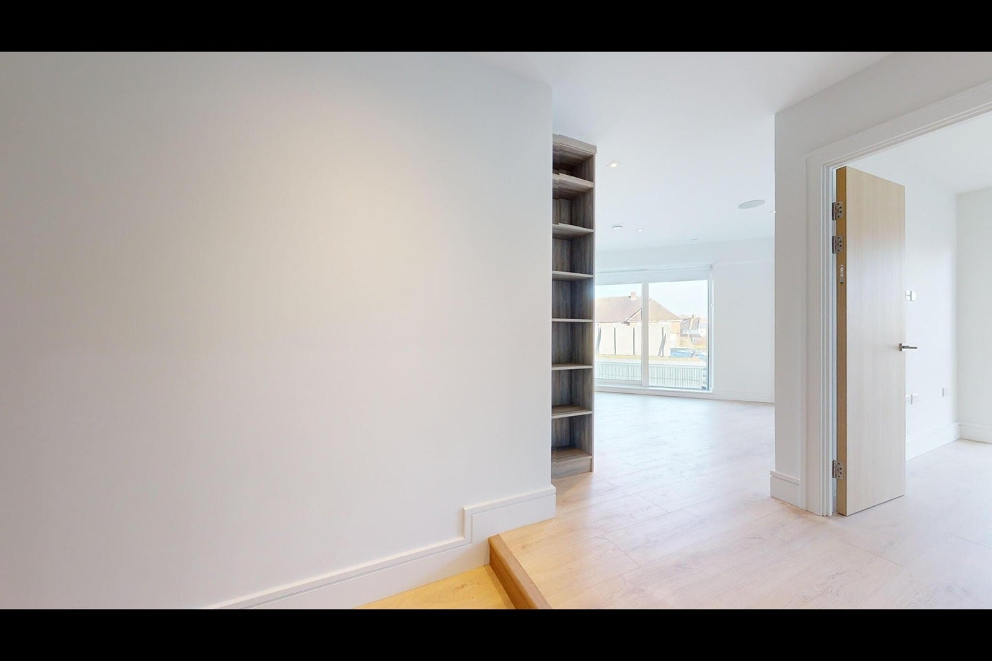 Flat Coombe Lane in Greater London