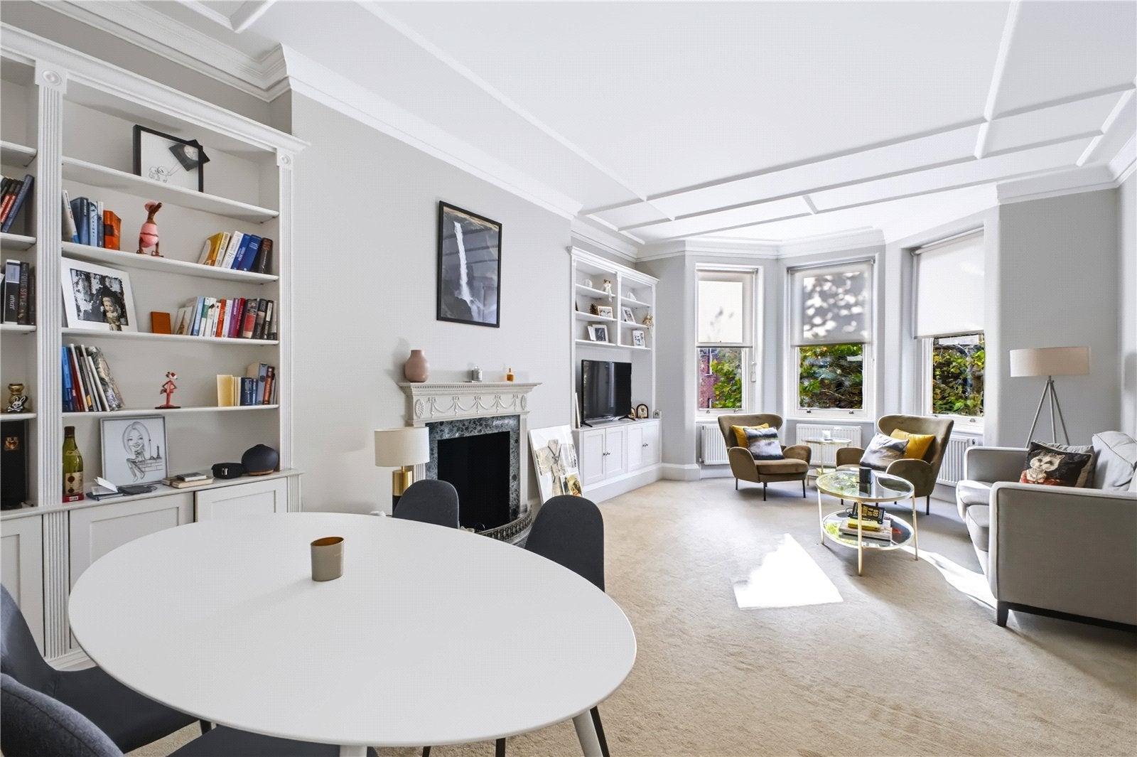 Flat Sloane Court West in Greater London