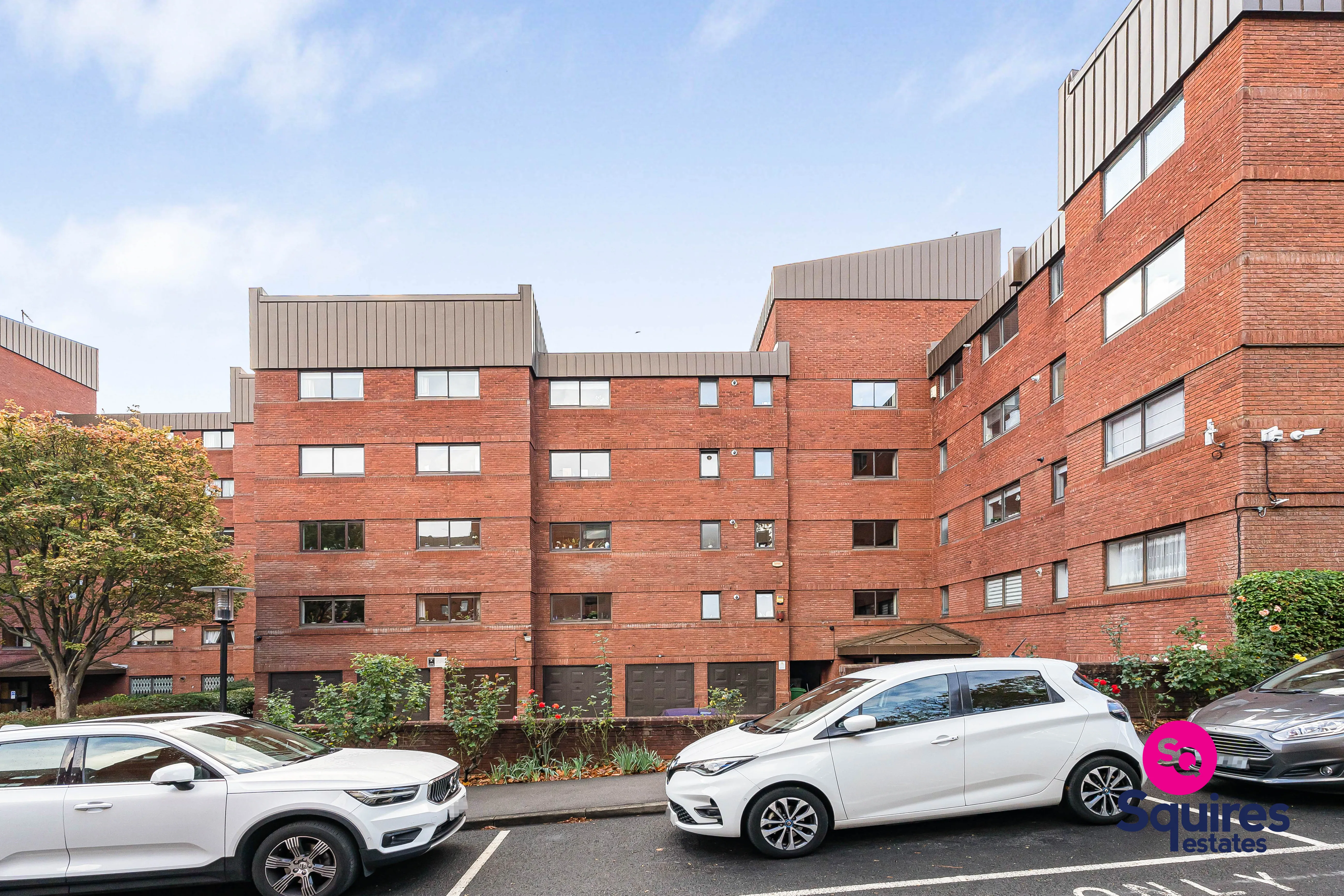 Flat Spencer Close in Greater London