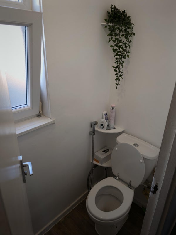 Room Lipton Road in Greater London