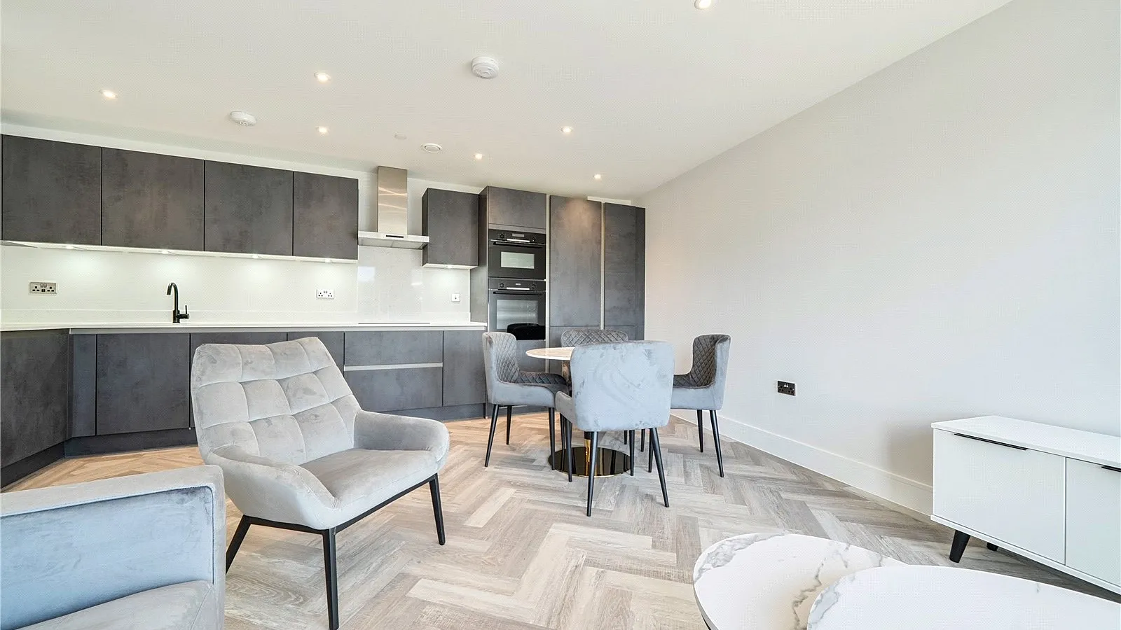 Flat Fairgreen in Greater London