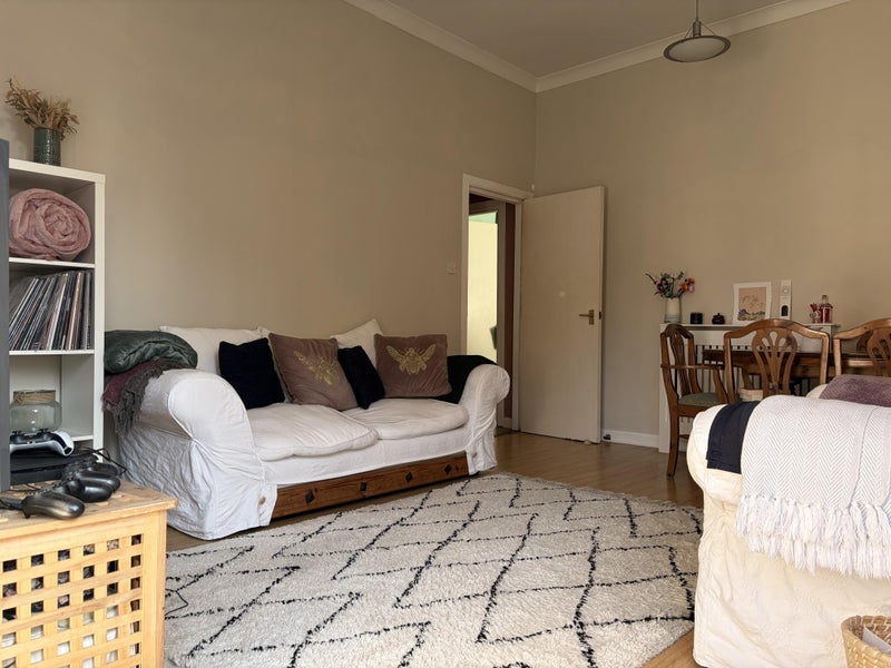 Room Yarrow Gardens Lane in Glasgow