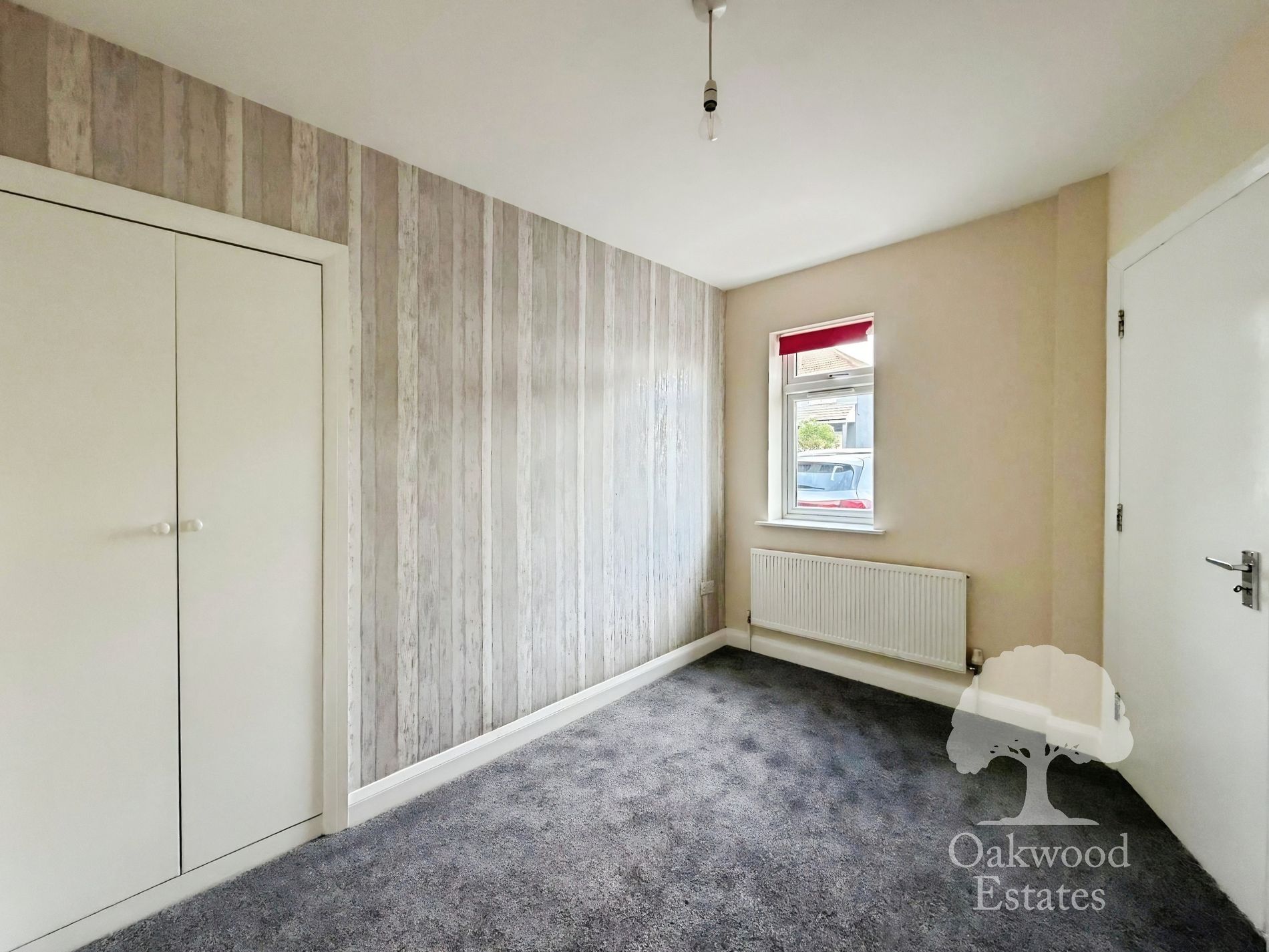 Flat Lancaster Avenue in Slough