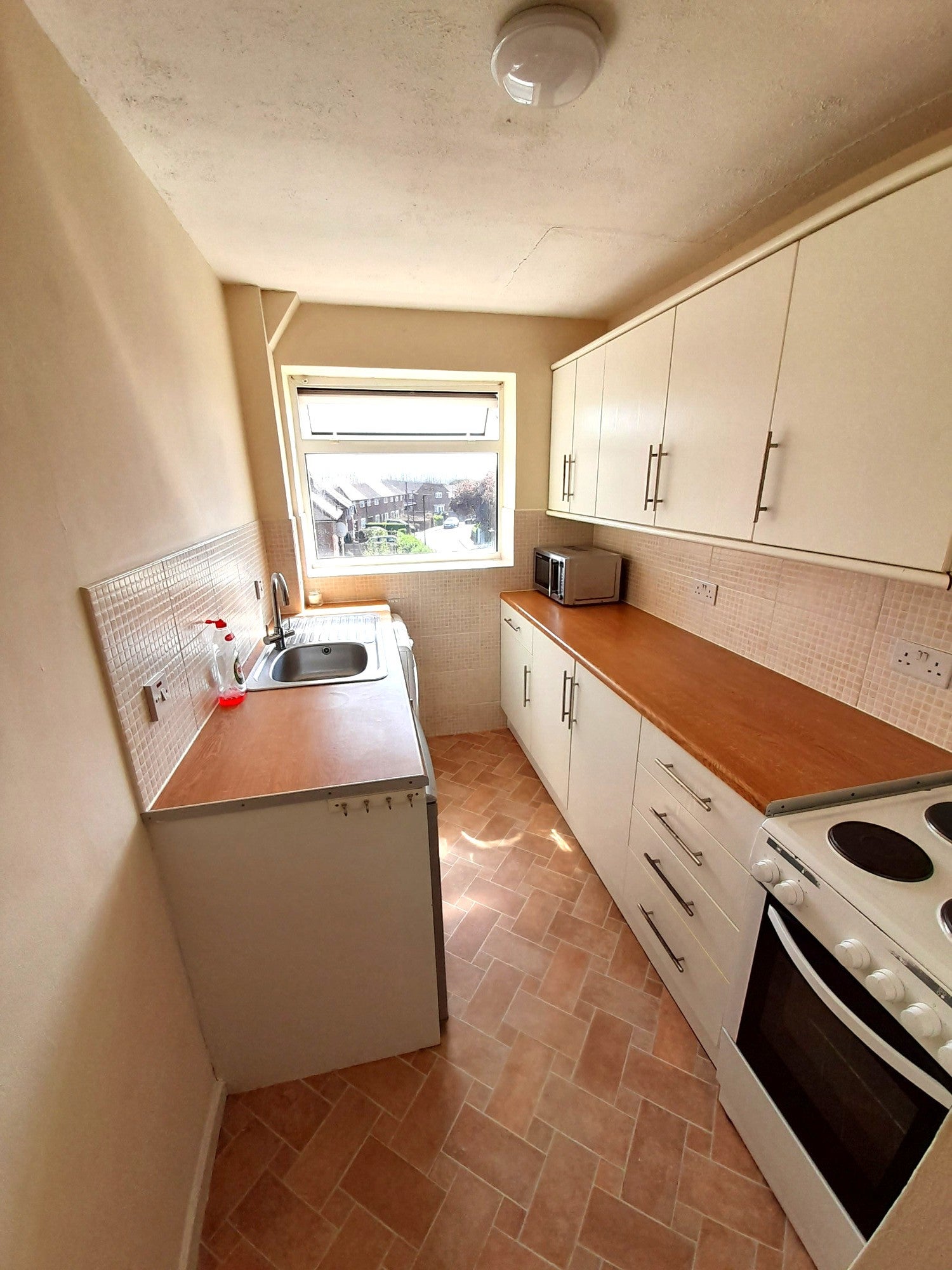 Flat Hatton Road in Greater London