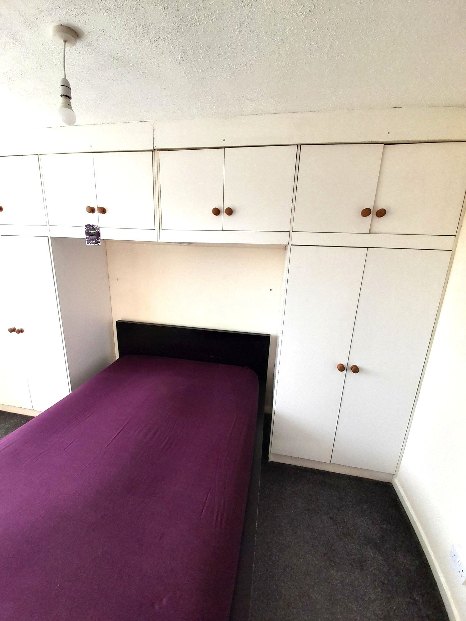 Flat Hatton Road in Greater London