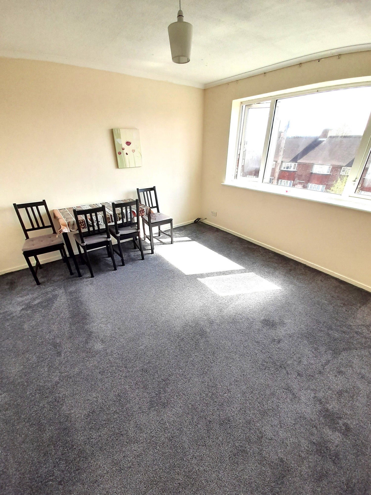 Flat Hatton Road in Greater London