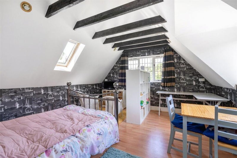 Room Parliament Lane in Burnham