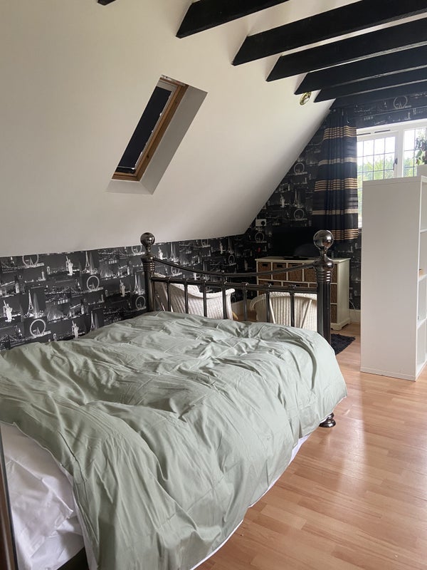Room Parliament Lane in Burnham
