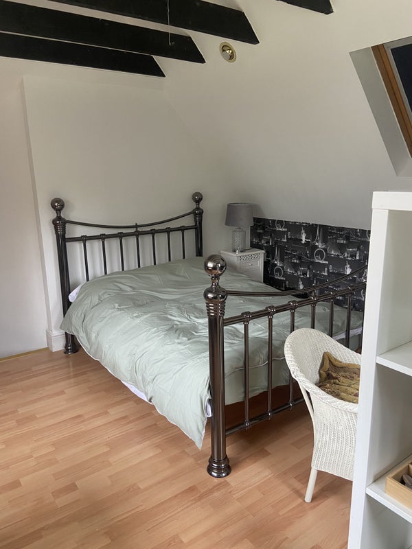 Room Parliament Lane in Burnham