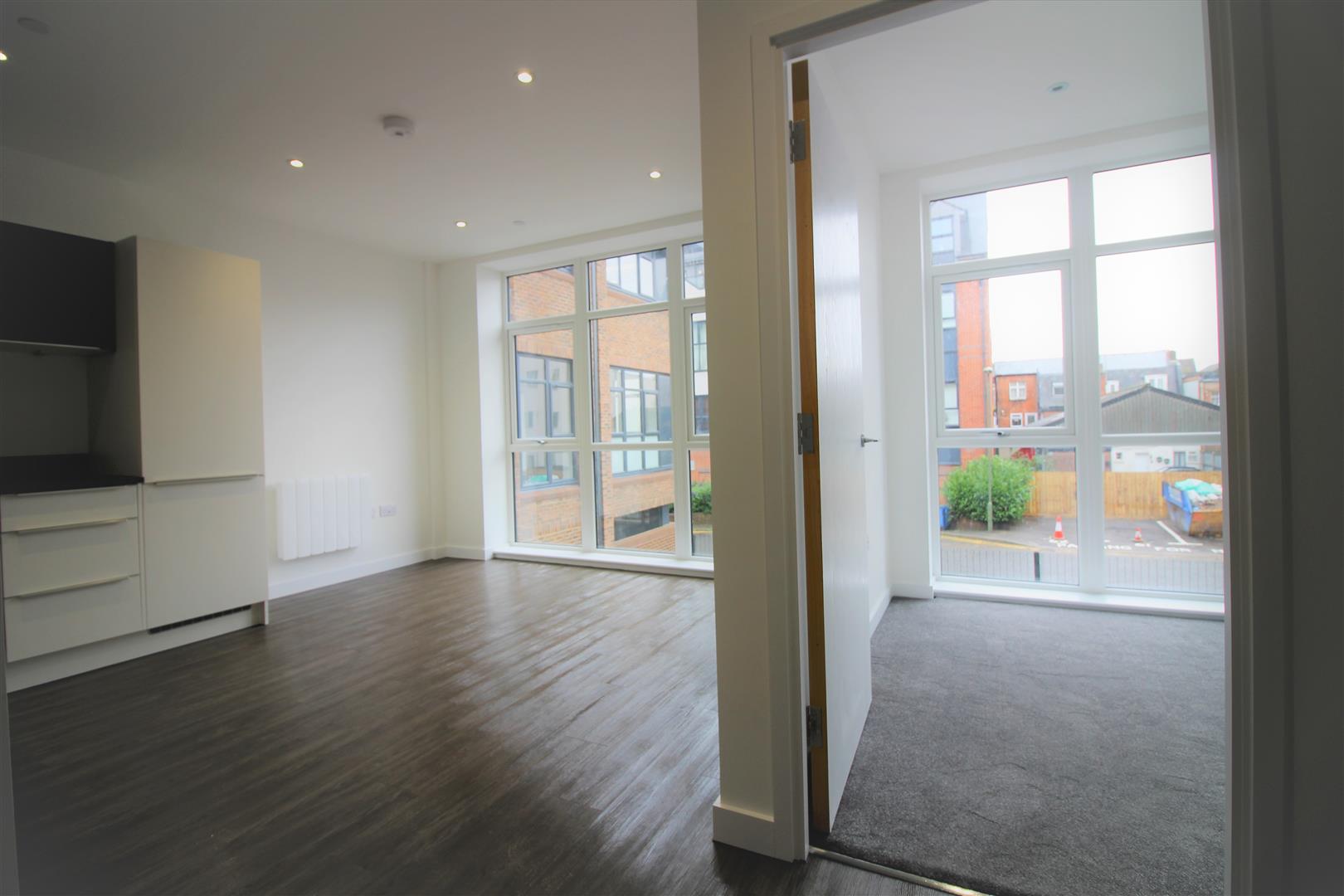 Flat Knoll Road in Surrey Heath