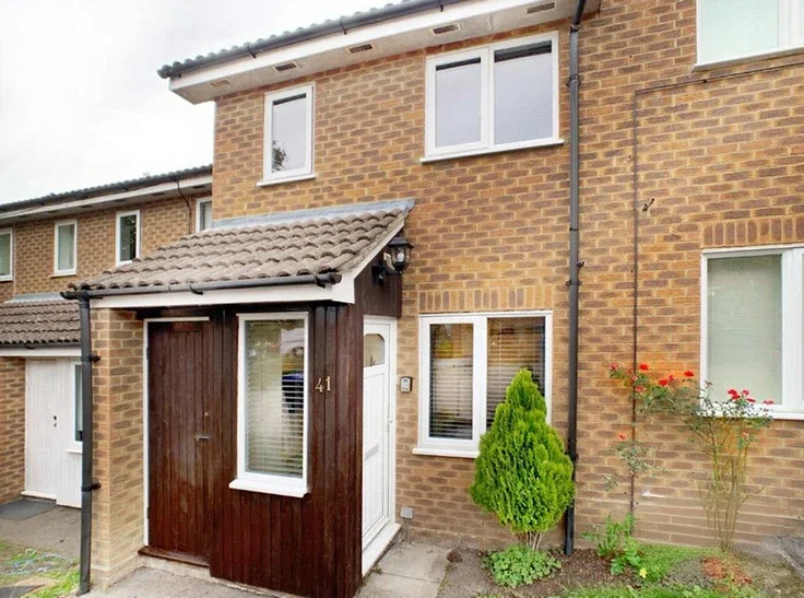 House Briar Avenue in Surrey Heath