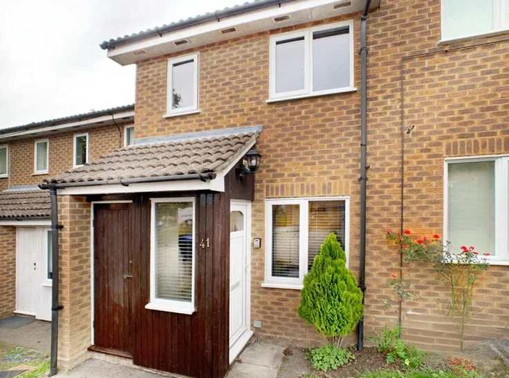 House Briar Avenue in Surrey Heath