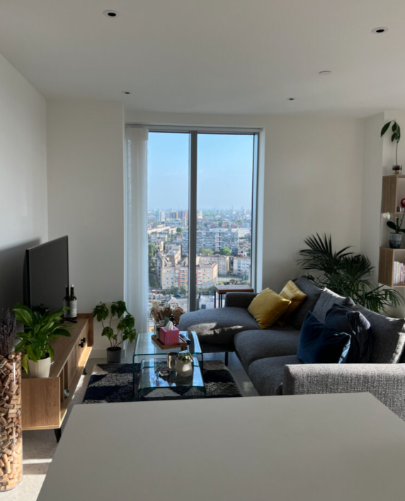 Flat Raven Row in Greater London