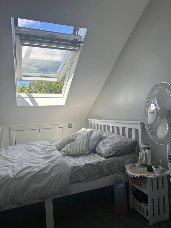 Room Capworth Street in Greater London