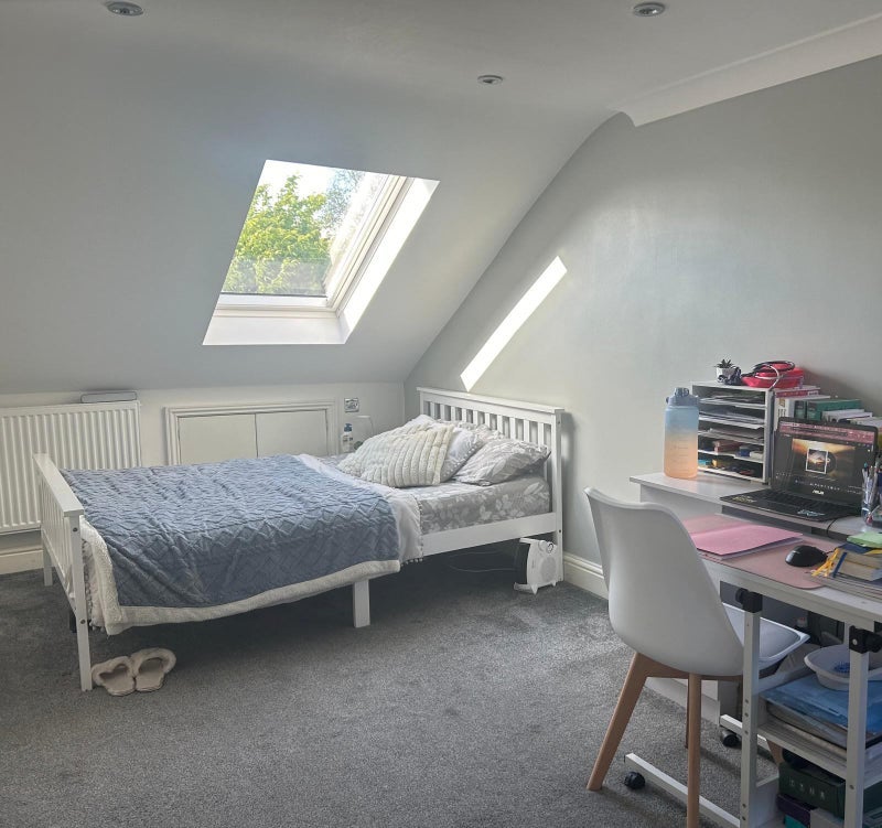 Room Capworth Street in Greater London