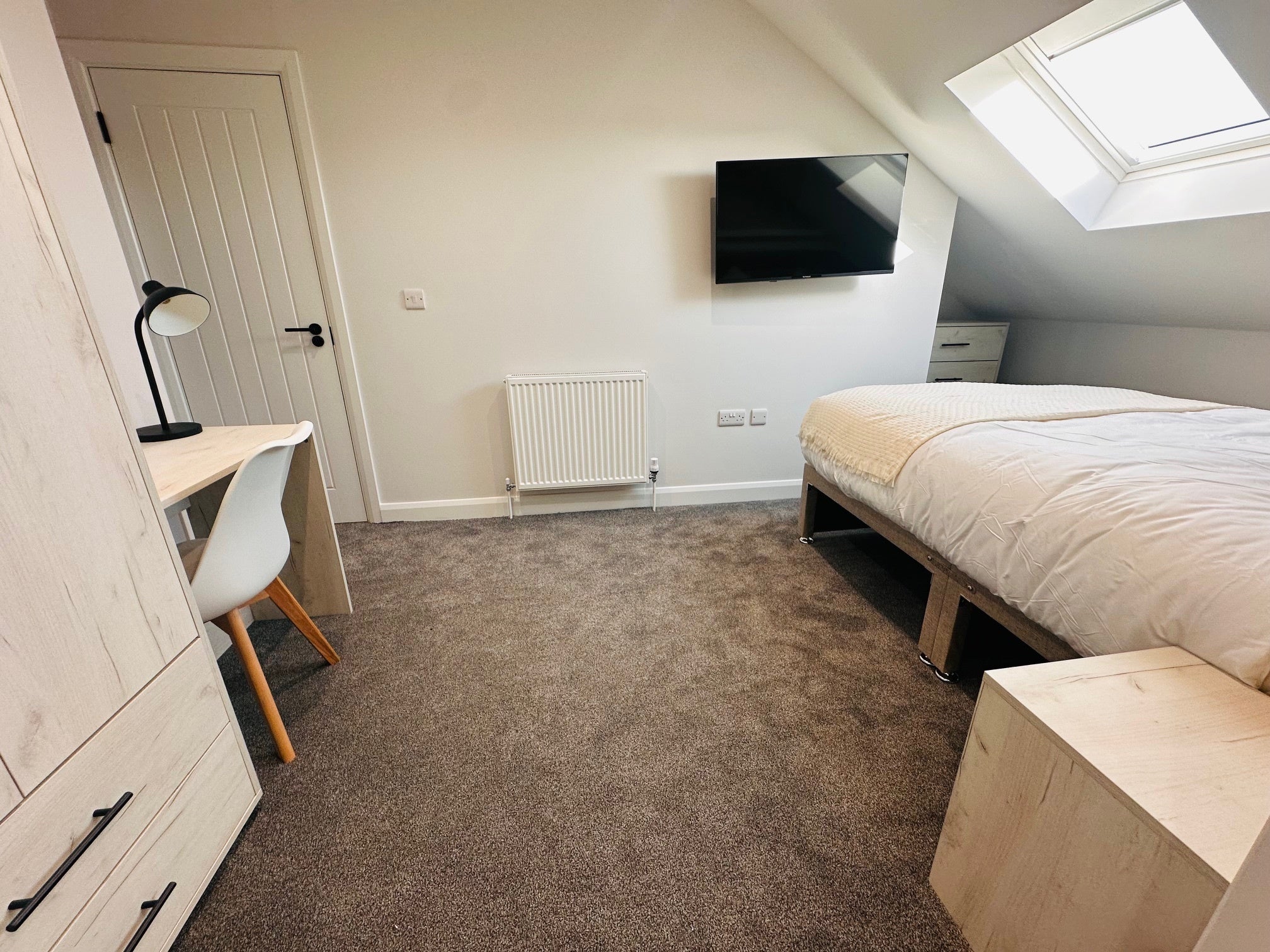 Room Somerley Road in Bournemouth