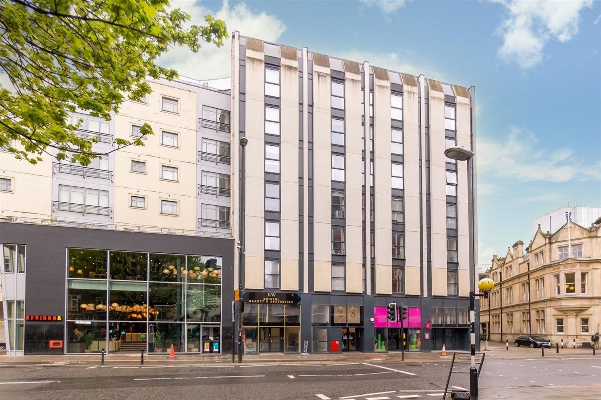 Flat Baldwin Street in Bristol