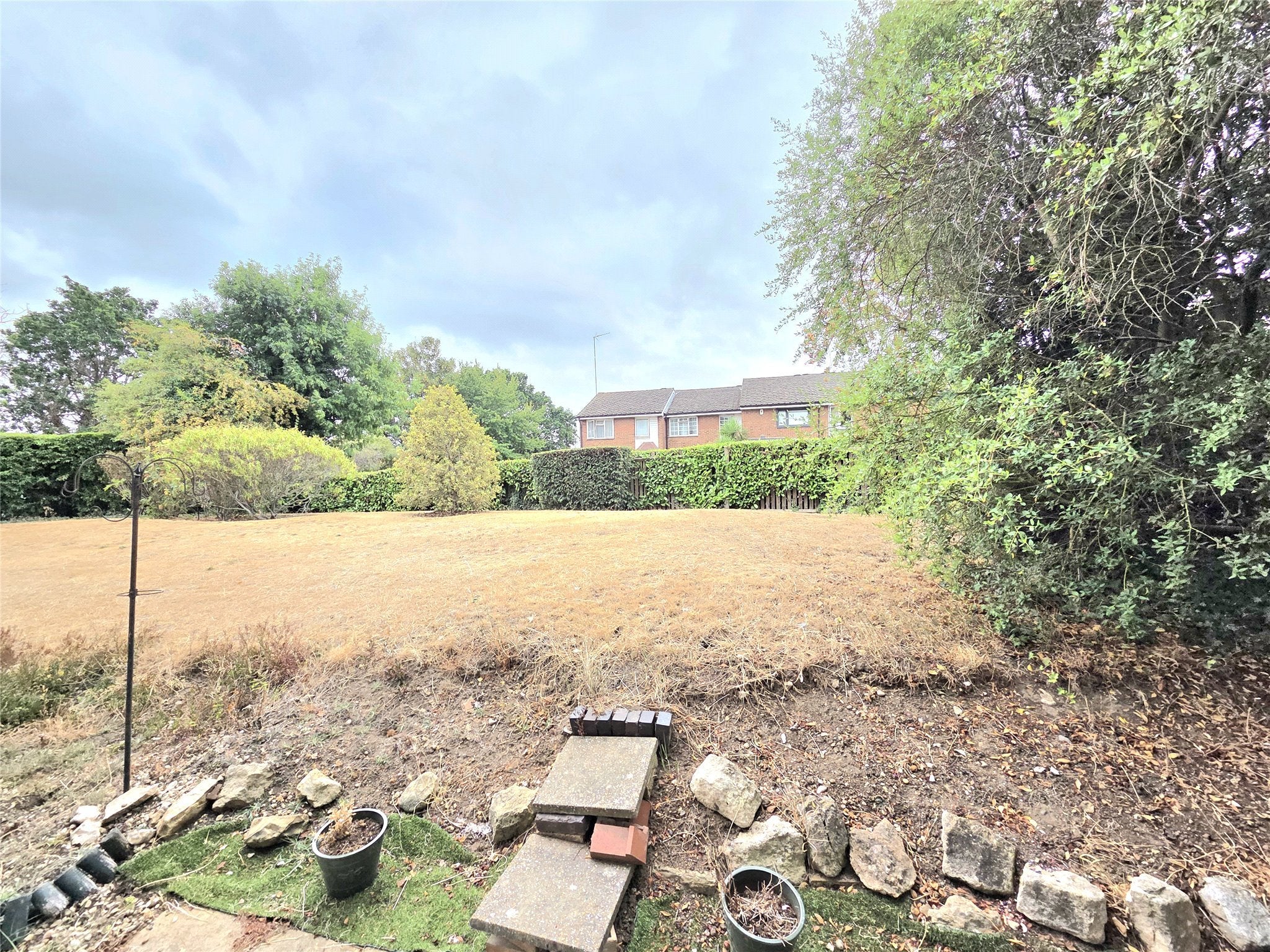 Flat Coleridge Way in Greater London
