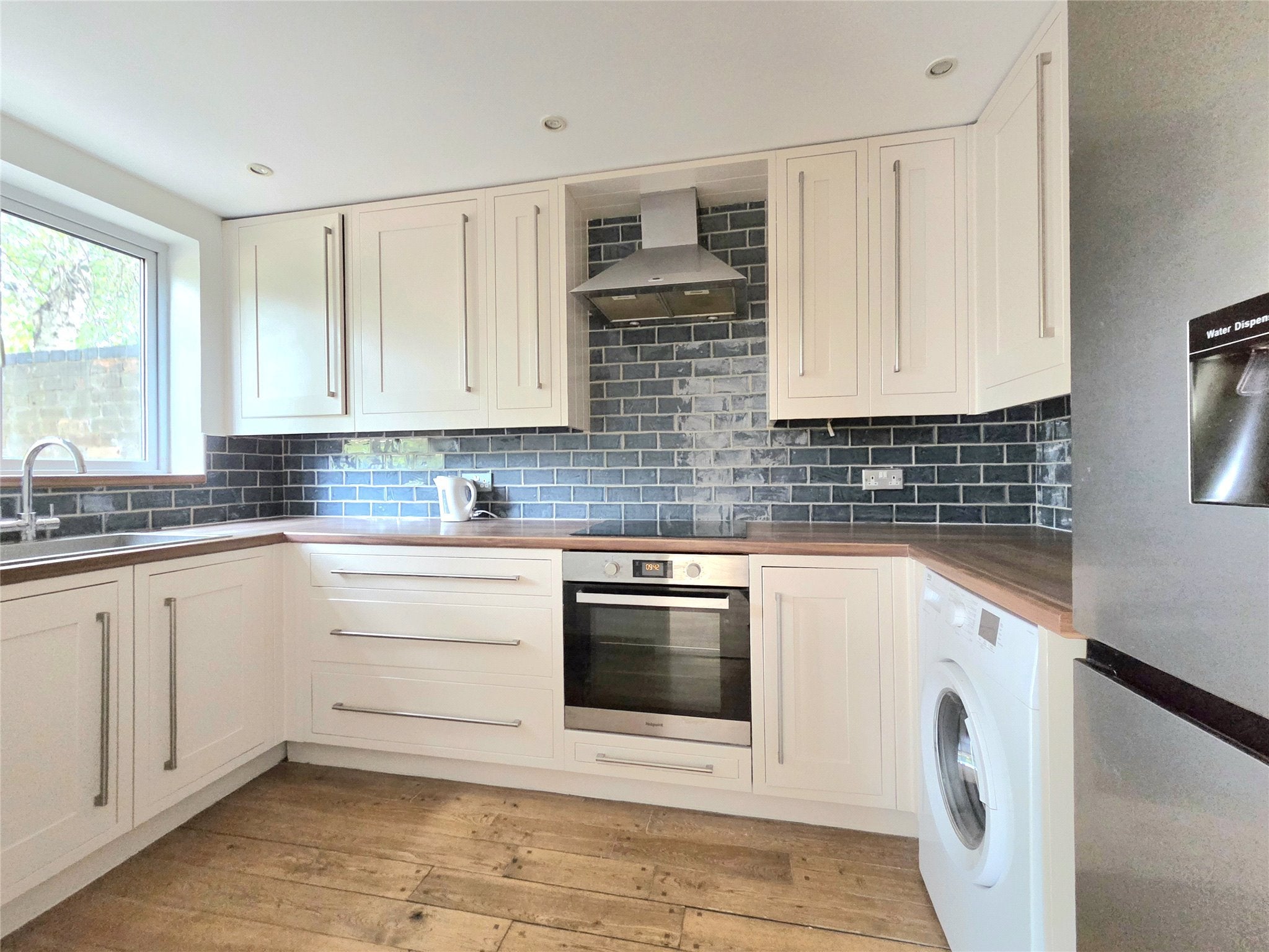 Flat Coleridge Way in Greater London